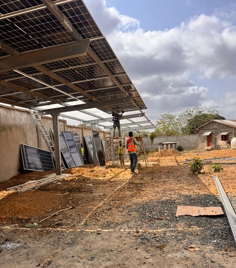 Sierra Leona - Cochera solar de acero de 270 kWp